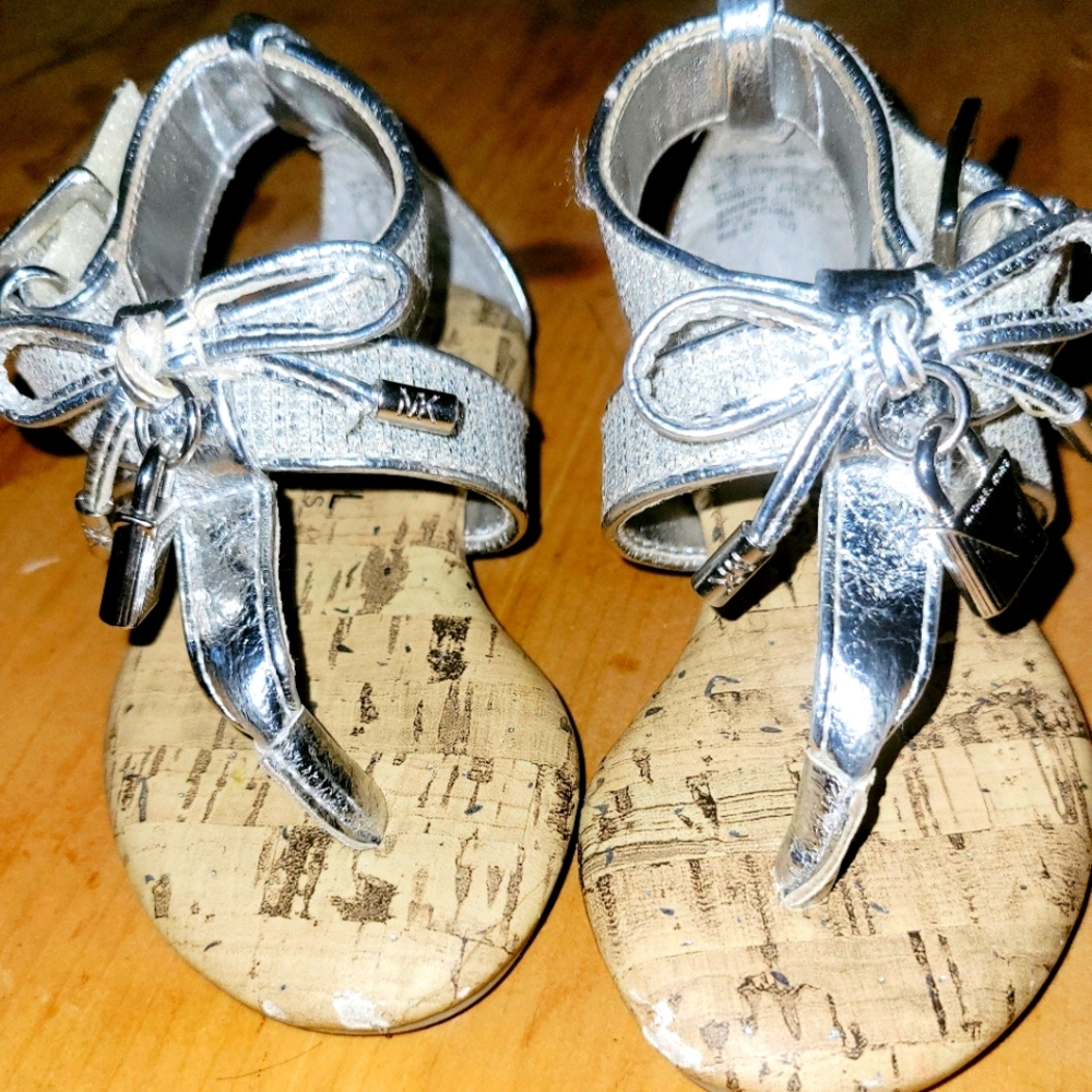 MK sandles